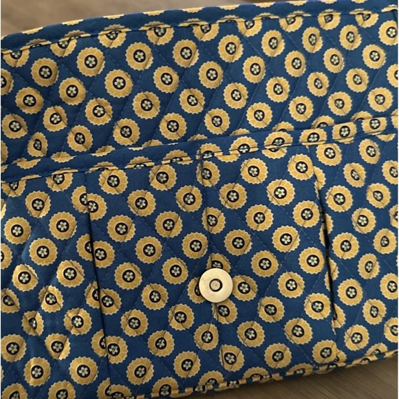Vera Bradley Riviera Blue Lindsay Messenger Shoulder  Bag Yellow Flowers‎ New - Picture 9 of 9